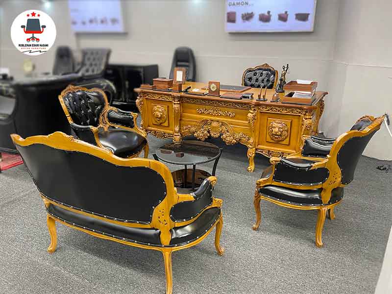 مبلمان اداری مدل کله شیر با طراحی منبت‌کاری شده کلاسیک